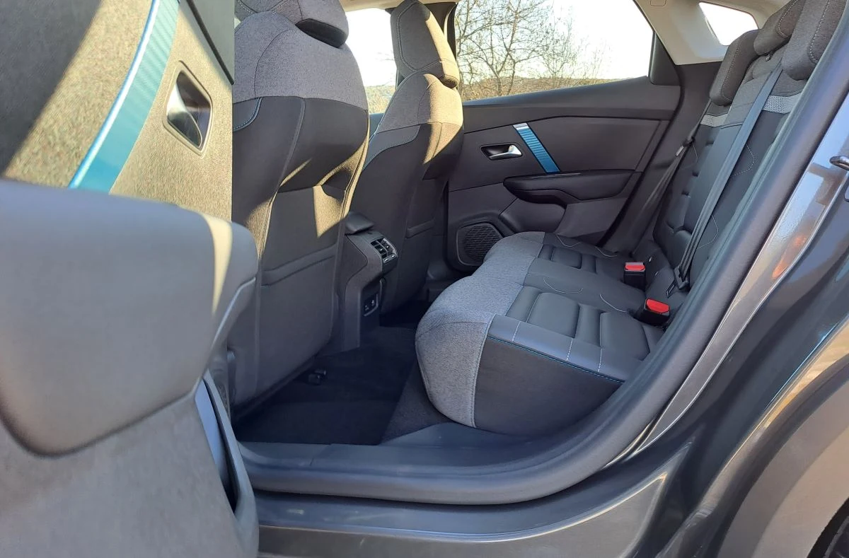 Citroen e-C4 X