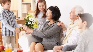 Życzenia na Dzień Babci i Dziadka. Wzruszające wierszyki z okazji ich święta