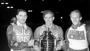 Z Burtonem grał w rugby, puchar wręczył mu zdobywca Everestu