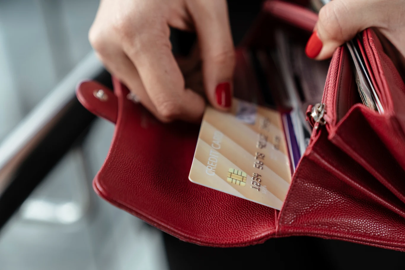 Wielu zillenialsów wydaje pieniądze lekką ręką Wielu zillenialsów wydaje pieniądze lekką ręką