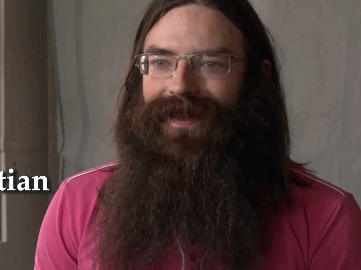 Sebastian z "Chłopaków do wzięcia" pokazał się bez brody. Co za zmiana!