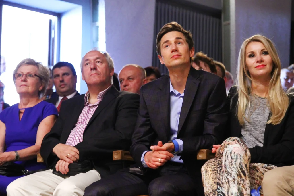 Od lewej: Krystyna Stoch, Bronisław Stoch, Kamil Stoch i Ewa Bilan-Stoch Od lewej: Krystyna Stoch, Bronisław Stoch, Kamil Stoch i Ewa Bilan-Stoch