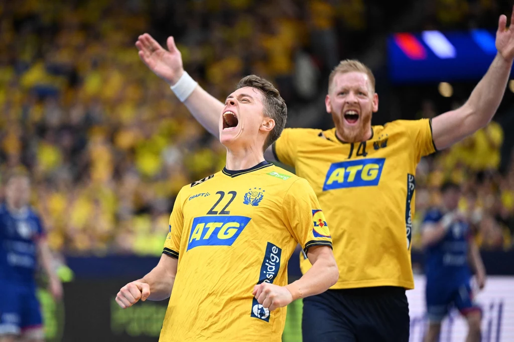 Lucas Pellas i Jim Gottfridsson triumfują podczas meczu z Islandią. Szwecja awansowała do ćwierćfinału z pierwszego miejsca w grupie! Lucas Pellas i Jim Gottfridsson triumfują podczas meczu z Islandią. Szwecja awansowała do ćwierćfinału z pierwszego miejsca w grupie!