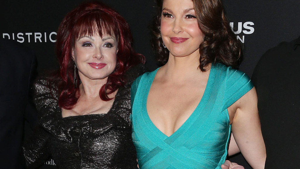 Naomi Judd z córką Ashley Judd w 2013 r.