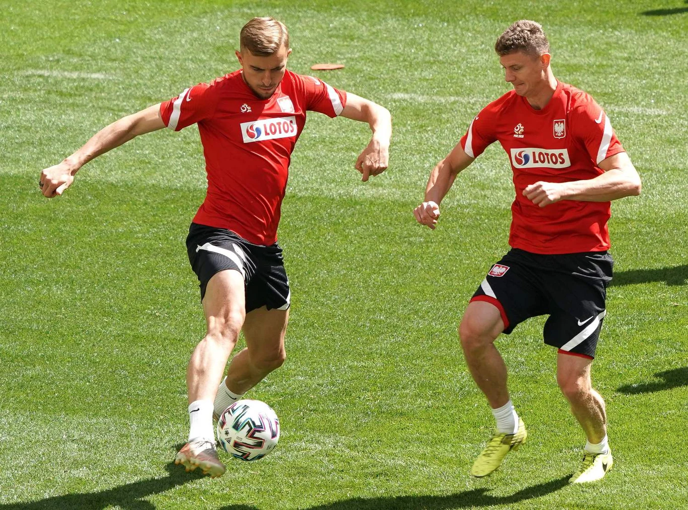 Michał Helik (L) i Paweł Dawidowicz (P)