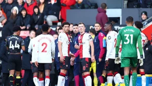 Mecz Southamptonu z Aston Villą został przerwany i piłkarze zeszli do szatni