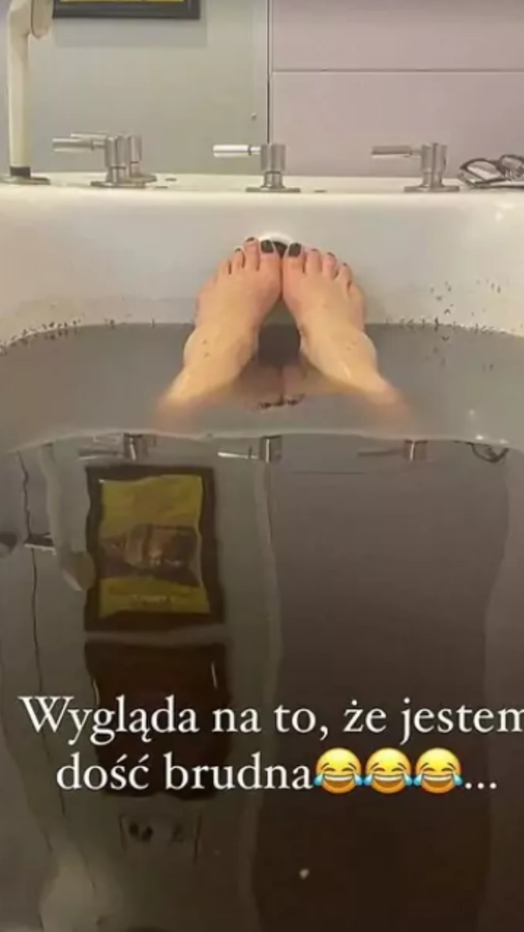 Monika Richardson pochwaliła się ciemną wodą w wannie Monika Richardson pochwaliła się ciemną wodą w wannie