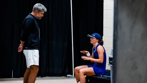 Iga Świątek i trener Tomasz Wiktorowski