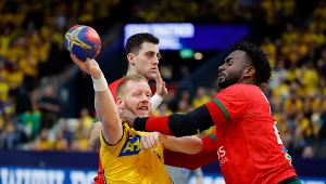 JIm Gottfridsson, najlepszy piłkarz ręczny świata, powstrzymywany przez portugalskich defensorów