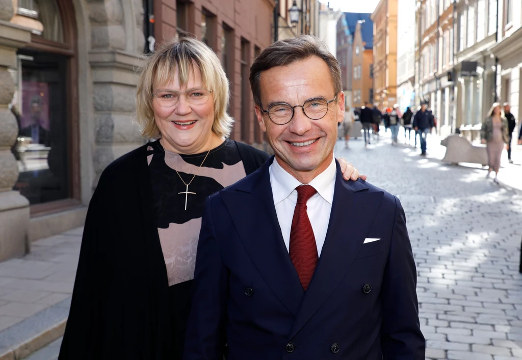 Premier Szwecji i jego żona poznali się, kiedy ona miała 15, a on 20 lat, na kursie Umiarkowanej Ligi Młodych Premier Szwecji i jego żona poznali się, kiedy ona miała 15, a on 20 lat, na kursie Umiarkowanej Ligi Młodych