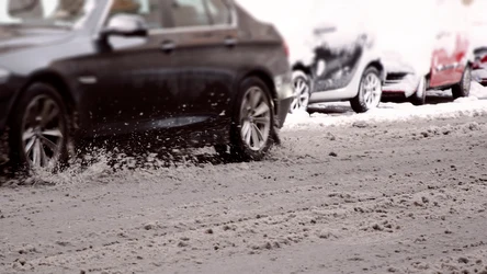 Opady śniegu będą przyczyną trudnych warunków na drogach