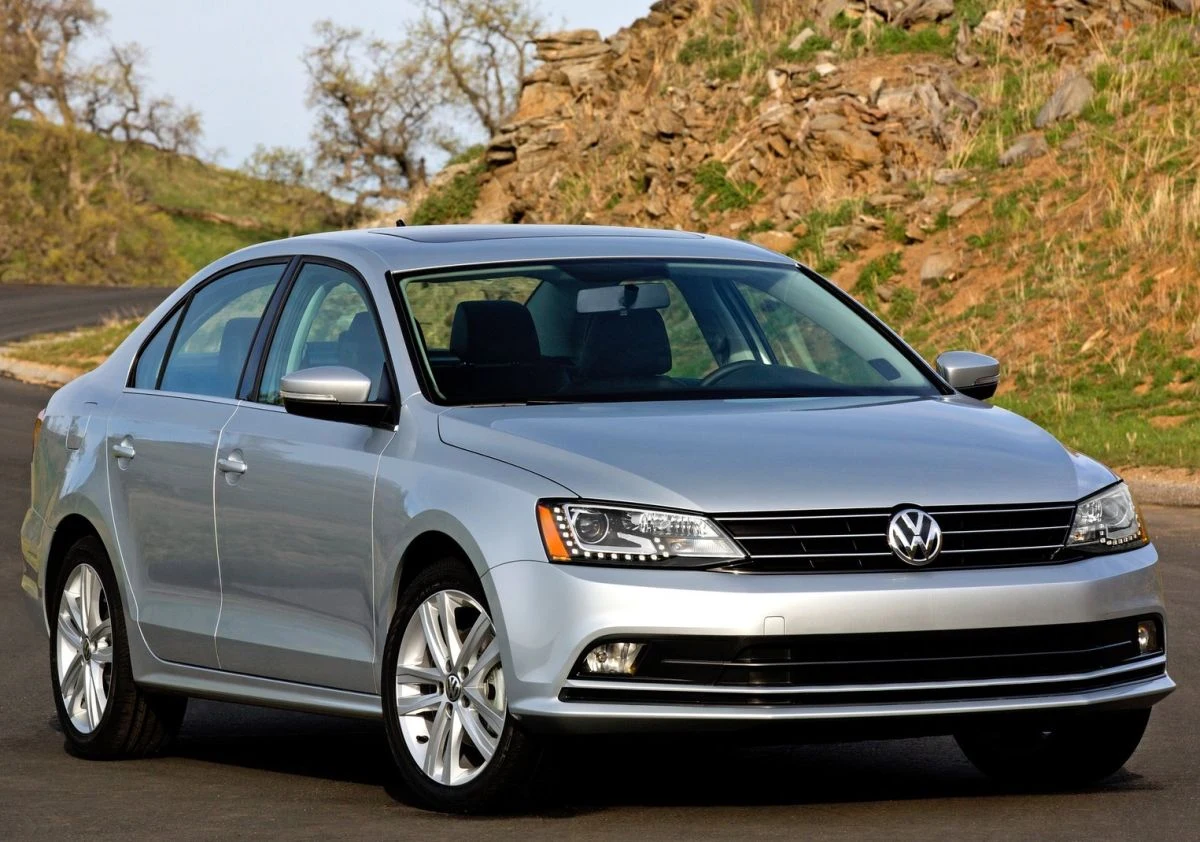 Volkswagen Jetta - 21,2 proc. aut z cofniętym przebiegiem