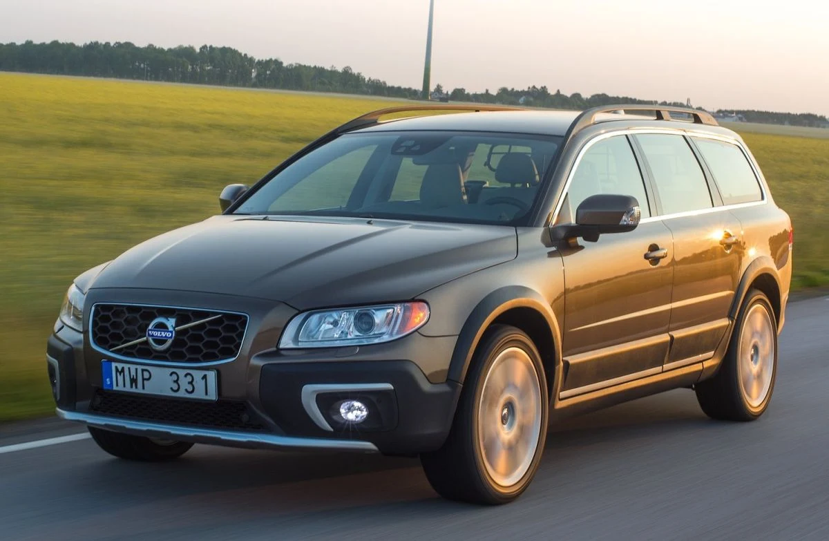 Volvo XC70 - 21,1 proc. aut z cofniętym przebiegiem