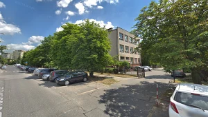 Ciało młodej kobiety znaleziono niedaleko budynku szkoły