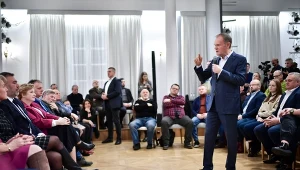 Przewodniczący Platformy Obywatelskiej Donald Tusk podczas spotkania z mieszkańcami Siedlec