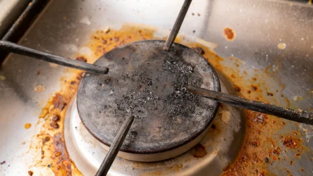 Prosty domowy sposób pomoże doczyścić nawet najbrudniejsze palnik