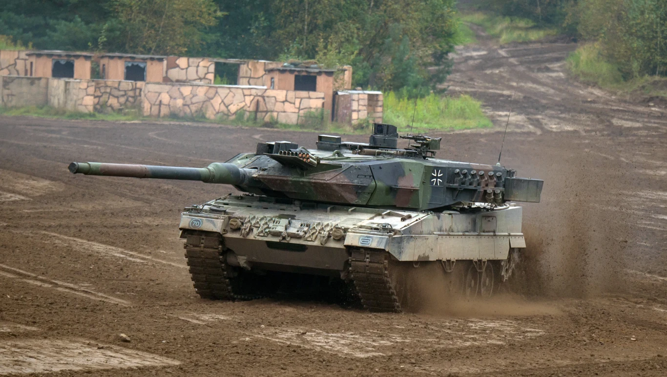 Wojna w Ukrainie zmieniła światowe szlaki handlu bronią. Na zdj. czołg czołg Leopard Wojna w Ukrainie zmieniła światowe szlaki handlu bronią. Na zdj. czołg czołg Leopard