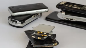 Miliardy dolarów w starych telefonach! Nie wszystko udaje się odzyskać. Zdj. ilustracyjne