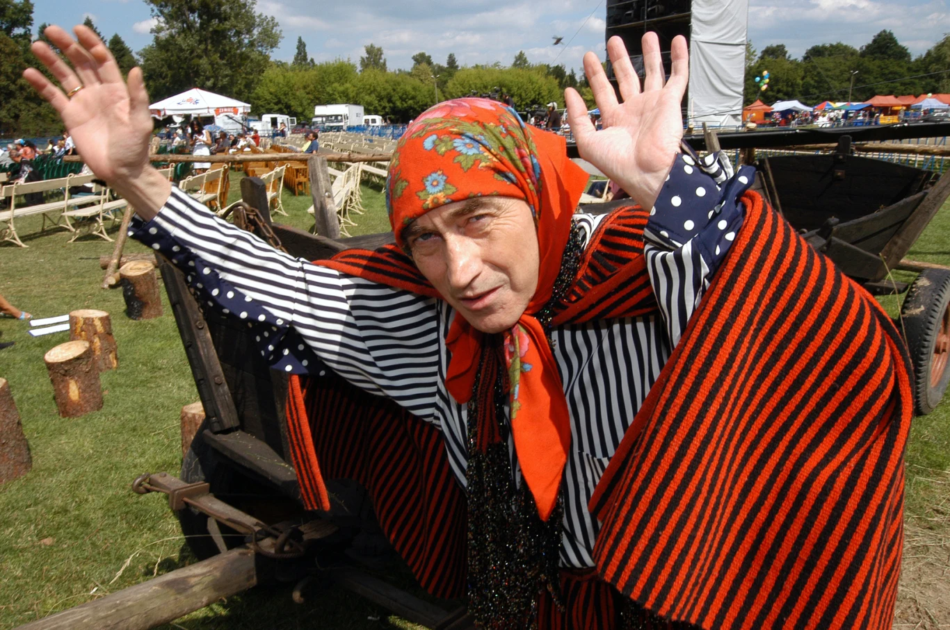 Bronisław Opałko jako Genowefa Pigwa bawił Polaków Bronisław Opałko jako Genowefa Pigwa bawił Polaków