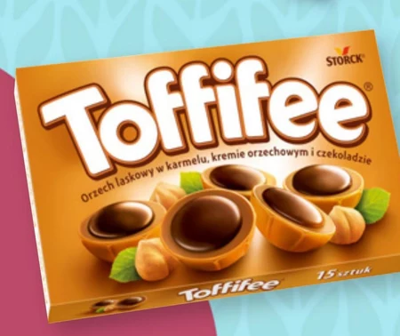 Toffifee Orzech laskowy w karmelu kremie orzechowym i czekoladzie 125 g (15 sztuk)
