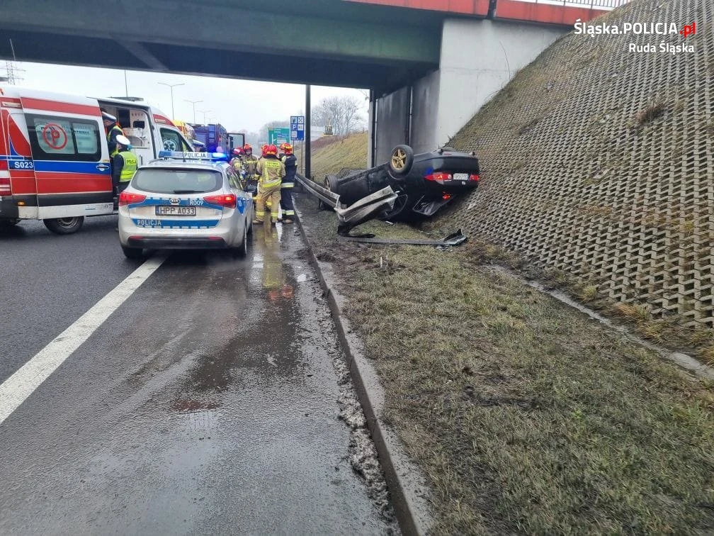 Na szczęście ani kierująca ani jej córka nie odniosły poważnych obrażeń Na szczęście ani kierująca ani jej córka nie odniosły poważnych obrażeń
