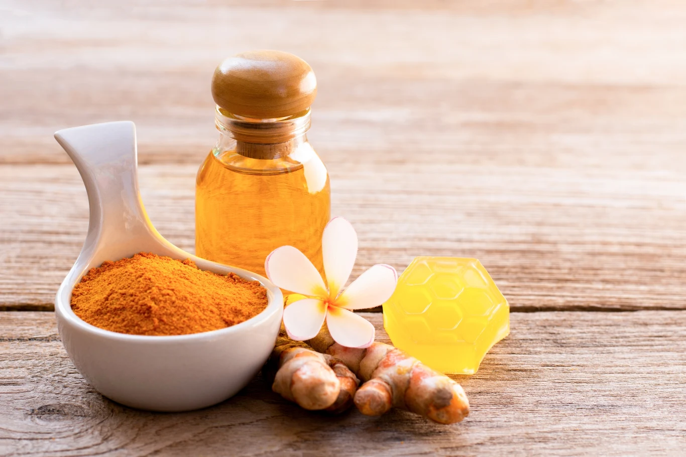Olejek z kurkumy jest bardzo cieniony w kosmetyce - poprawia wygląd skóry i opóźnia procesy starzenia Olejek z kurkumy jest bardzo cieniony w kosmetyce - poprawia wygląd skóry i opóźnia procesy starzenia