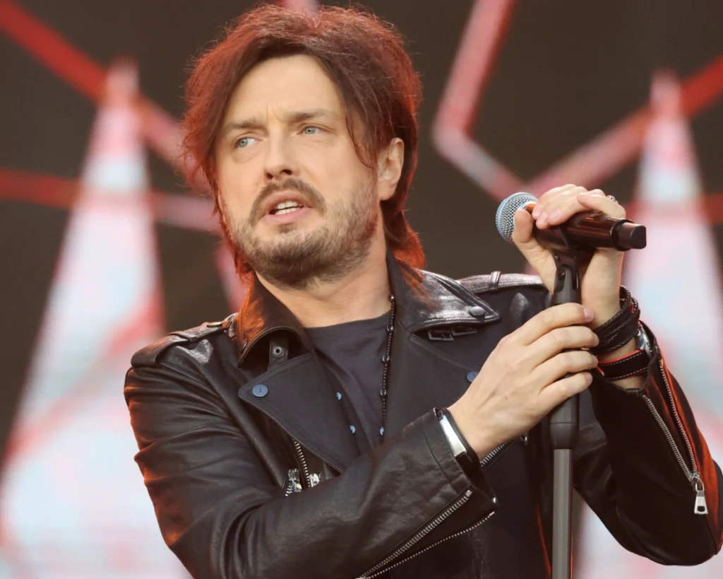 Piotr Cugowski przeprasza syna w swojej piosence