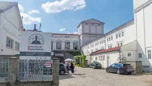 Po blisko 32 latach notowań producent piwa znika z warszawskiej giełdy