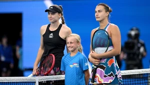 Jelena Rybakina (z lewej) i Aryna Sabalenka