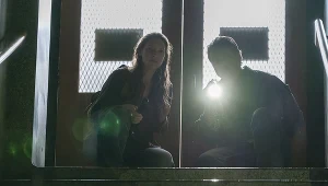 "The Last of Us": Tess (Anna Torv), Joel (Pedro Pascal)