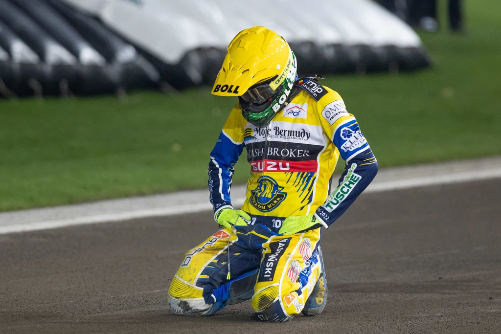 Martin Vaculik, wielki przyjaciel Remigiusza Turka. Tutaj na kolanach po defekcie.