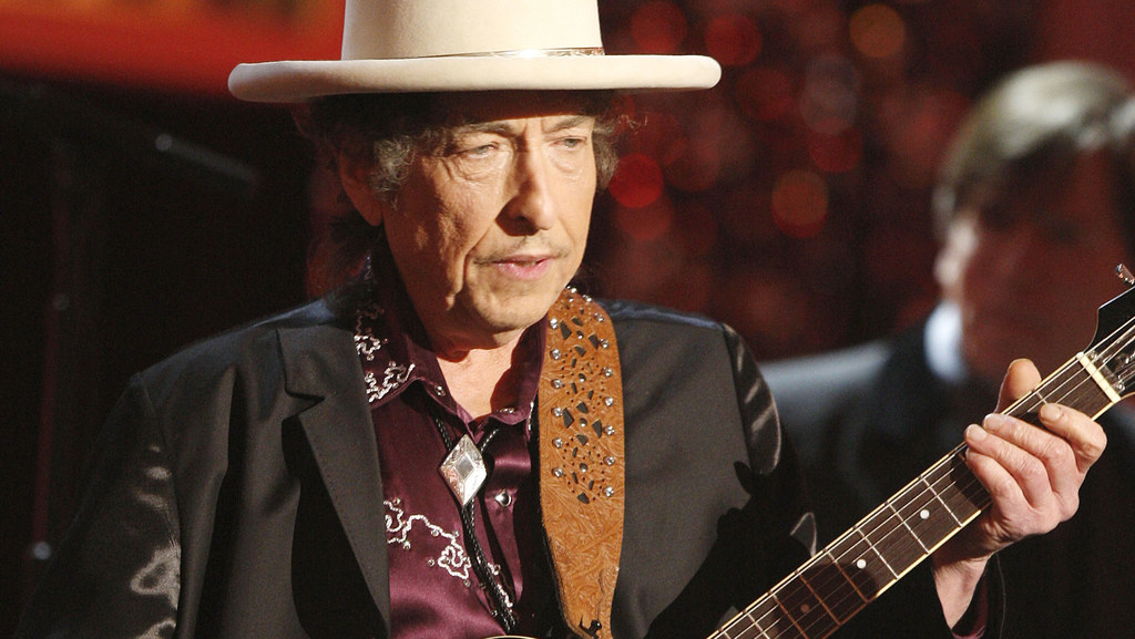 Bob Dylan jest uważany za jednego z artystów, którzy odmienili oblicze muzyki