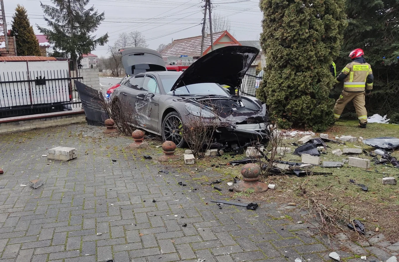 Proboszcz raczej nie był zadowolony... / Fot: Straż pożarna