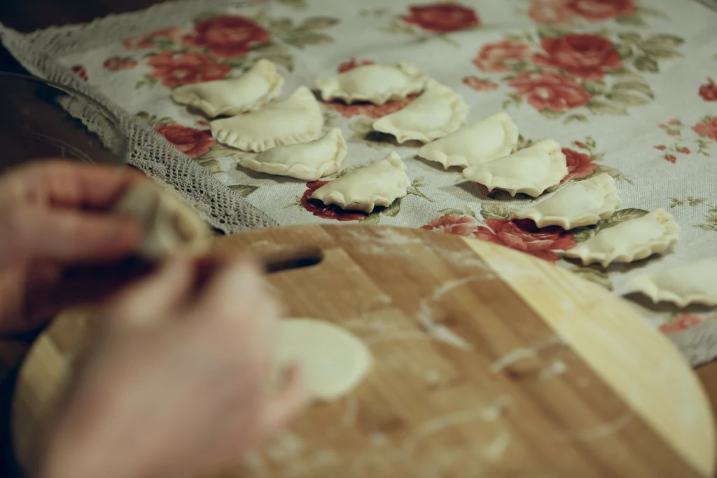 Jak zrobić idealne ciasto na pierogi? Tajemnicę zdradza Ewa Wachowicz