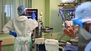 Włoski szpital w czasie pandemii COVID-19, zdjęcie ilustracyjne