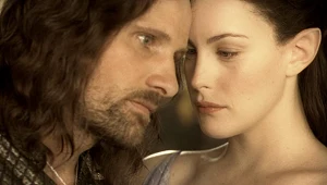Liv Tyler i Viggo Mortensen w filmie "Władca Pierścieni: Dwie Wieże"