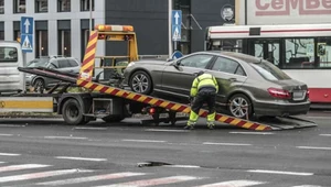 Wystarczy przekonać kierowcę lawety, że jest się użytkownikiem auta