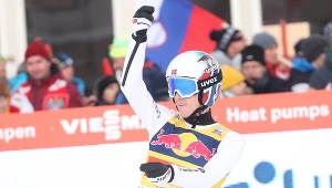 Halvor Egner Granerud dogonił Dawida Kubackiego. Przed nim kolejne legendy