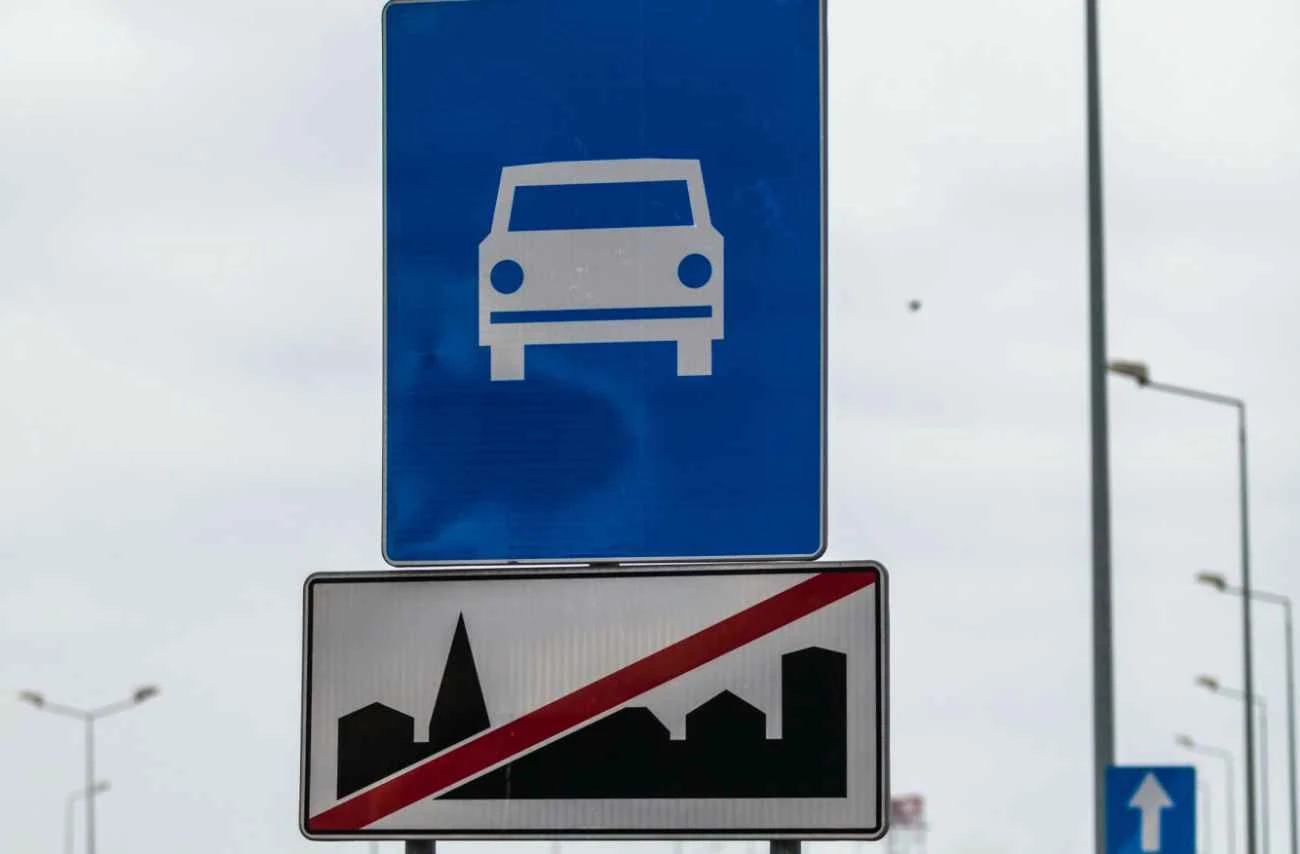 Czasem na drogę ekspresową wjeżdża się tuż po opuszczeniu granic miasta
