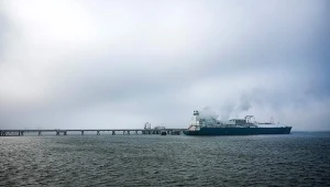 Na zdjeciu niemiecki terminal FSRU otwarty w grudniu 2022 roku 