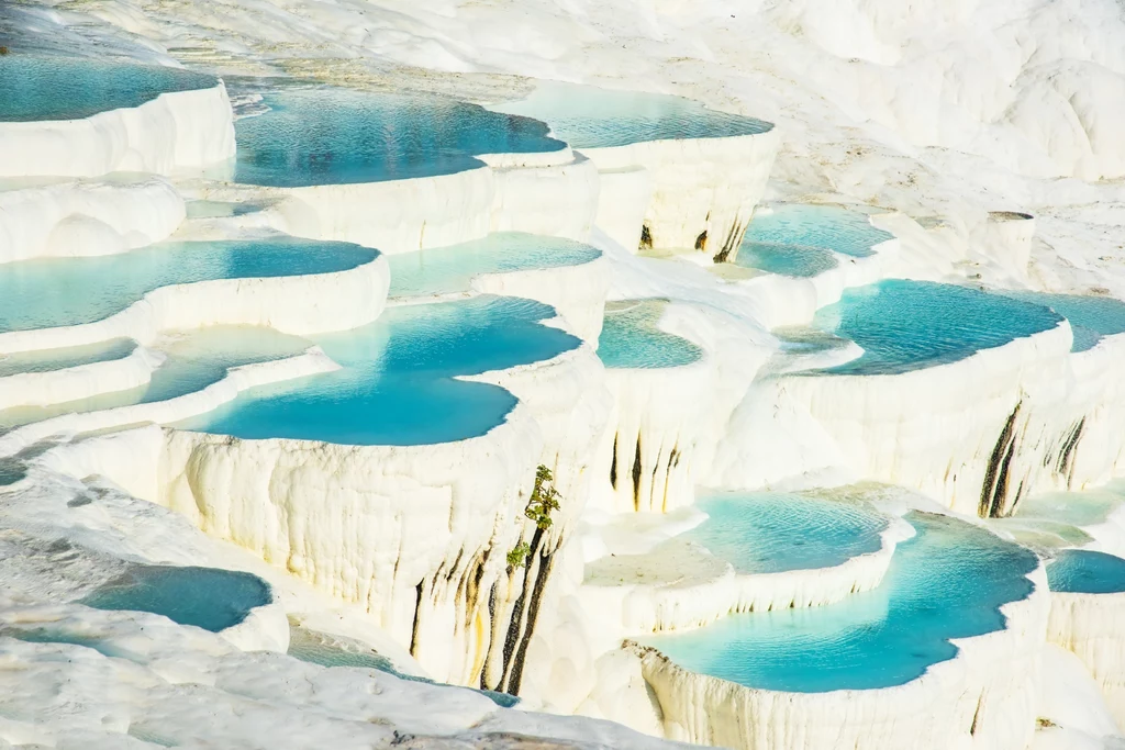 Baśniowe Pamukkale to jedno z miejsc, które trzeba zobaczyć, będąc w Turcji