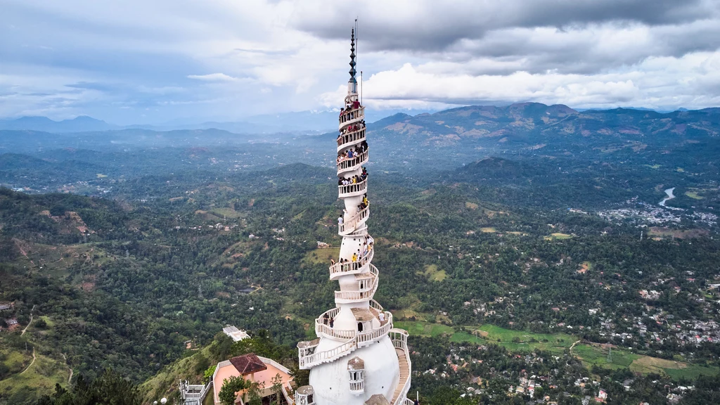 Wieża Ambuluwawa znajduje się na Sri Lance