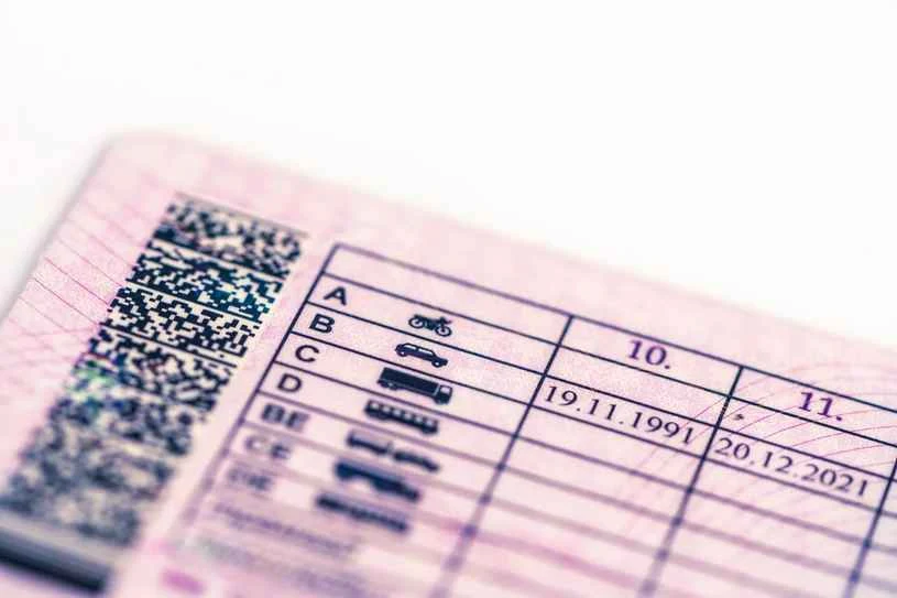 W 2023 r. wymiana prawa jazdy czeka część kierowców, którzy otrzymali terminowe uprawnienia 