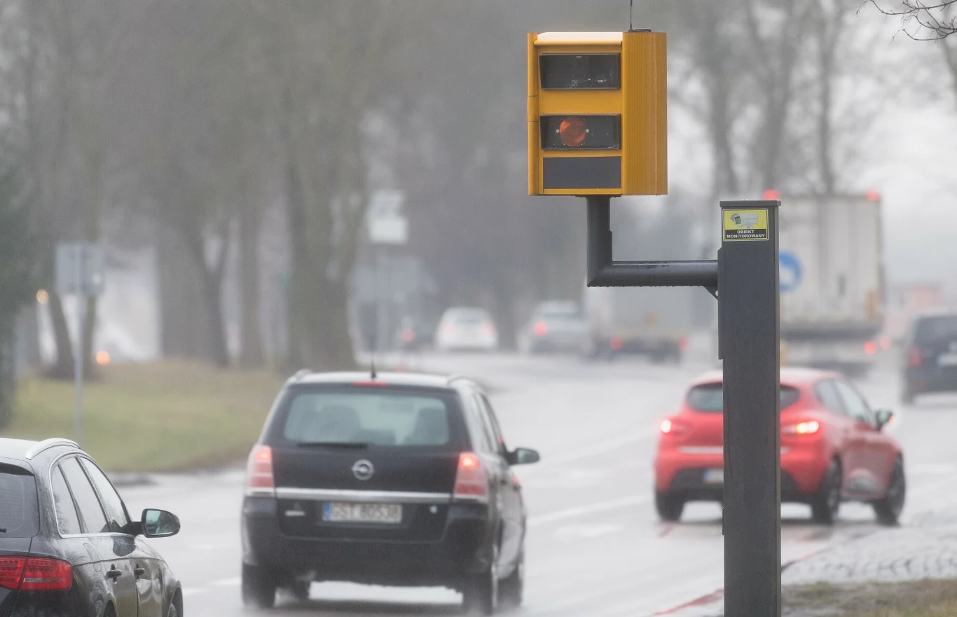 W zeszłym roku fotoradary zarejestrowały mniej wykroczeń, ale i tak było ich ponad milion W zeszłym roku fotoradary zarejestrowały mniej wykroczeń, ale i tak było ich ponad milion