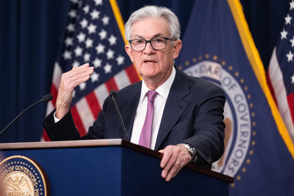 Umiarkowana podwyżka stóp w USA. Fed wzmocnił giełdę, a osłabił dolara