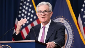 Umiarkowana podwyżka stóp w USA. Fed wzmocnił giełdę, a osłabił dolara