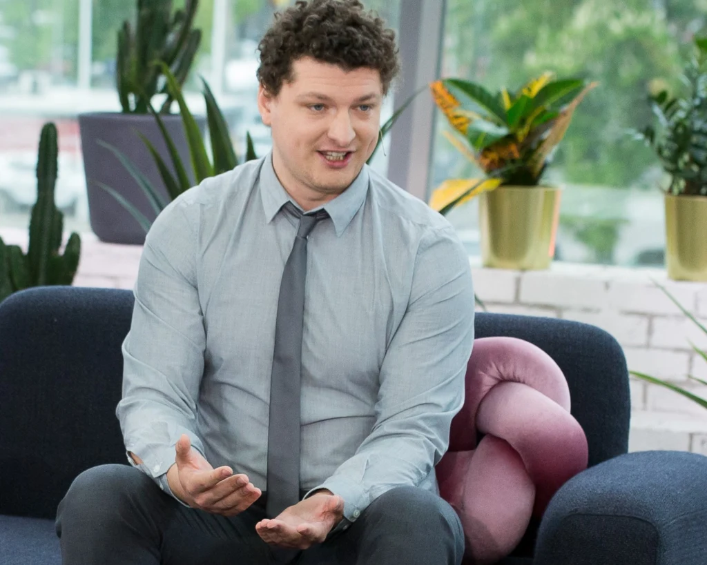 Doktor Adam Pabiś nie jest lekarzem?