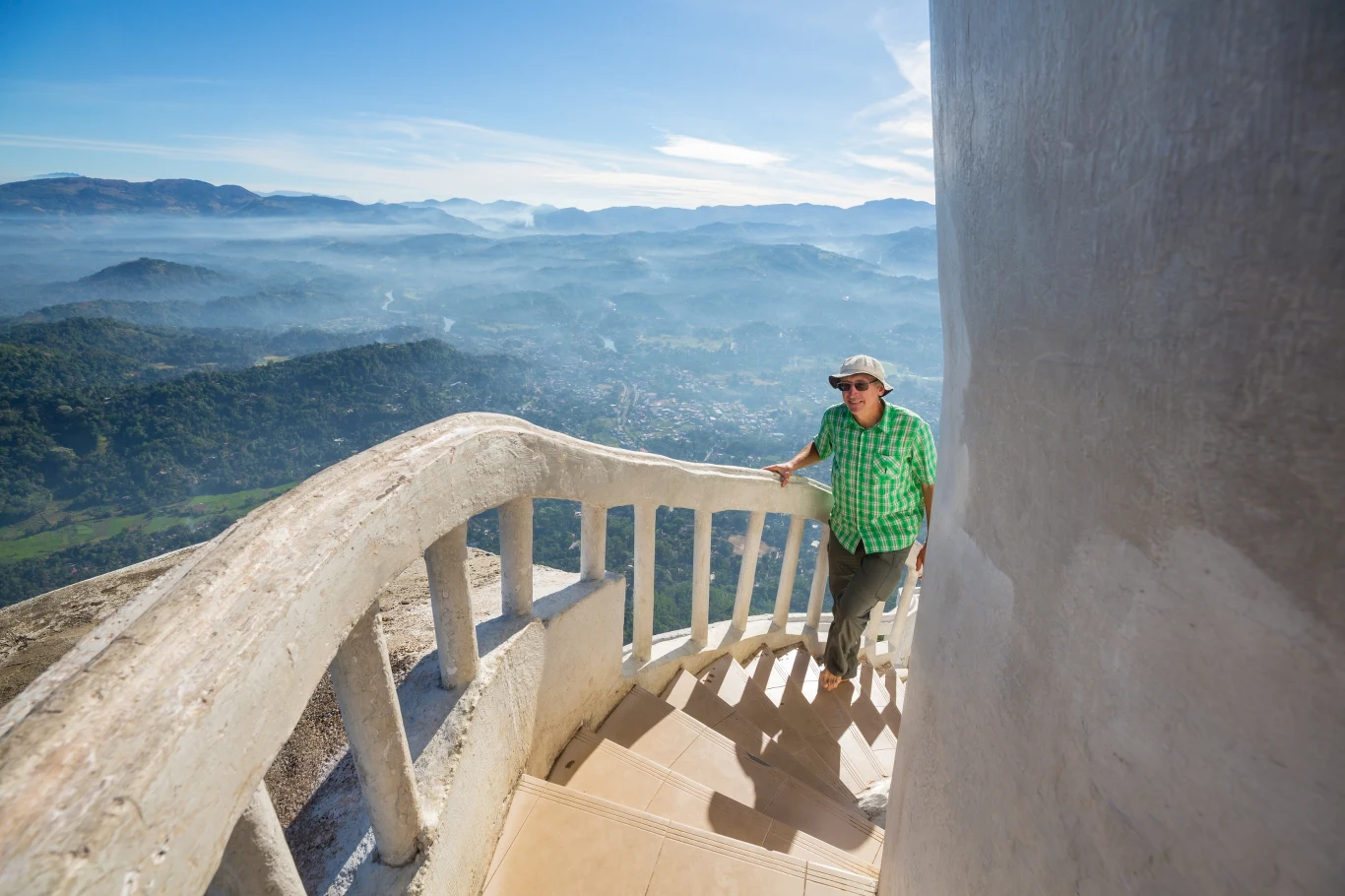 Ambuluwawa to trakcja dla turystów o mocnych nerwach