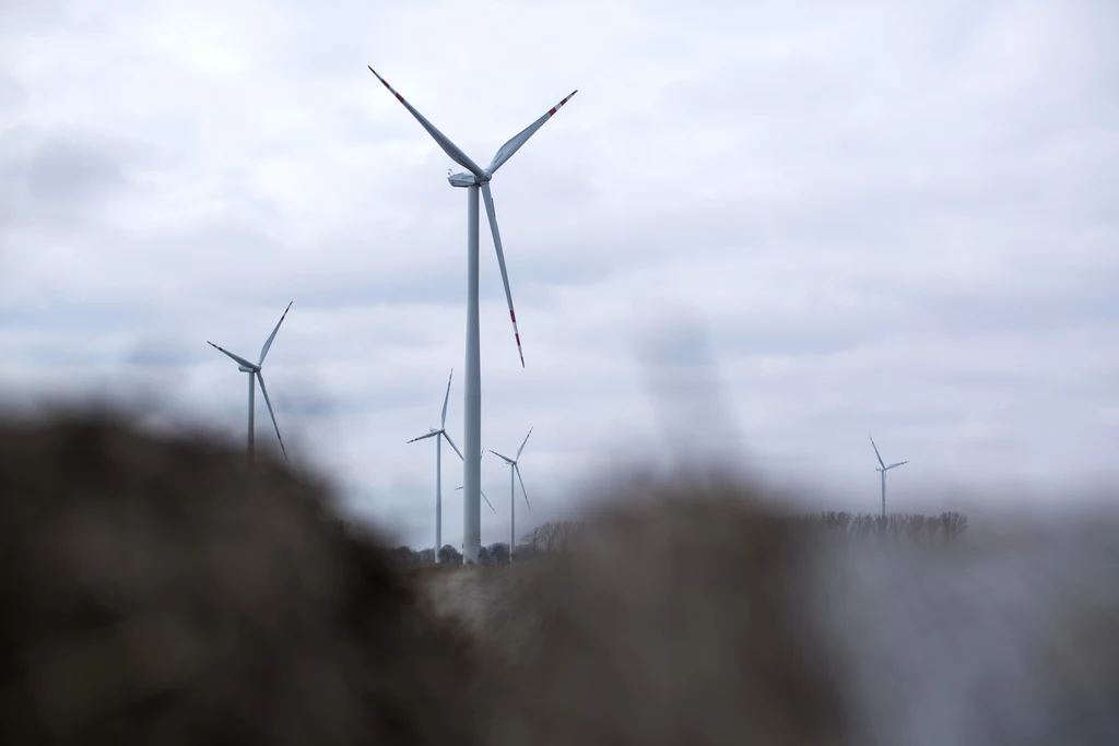 W środę rano turbiny wiatrowe generowały ponad 1/3 całej energii w Polsce