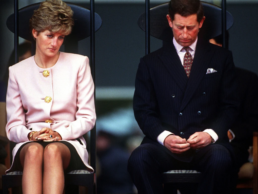 Księżna Diana nie była szczęśliwa żyjąc na dworze, o czym pisała w listach
